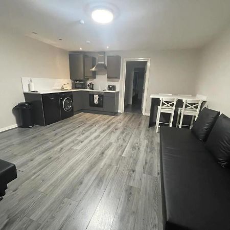 Hosted By Ryan - 2 Bedroom Apartment Liverpool Zewnętrze zdjęcie