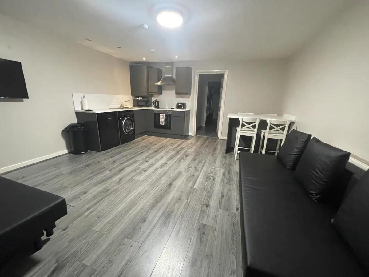 Hosted By Ryan - 2 Bedroom Apartment Liverpool Zewnętrze zdjęcie