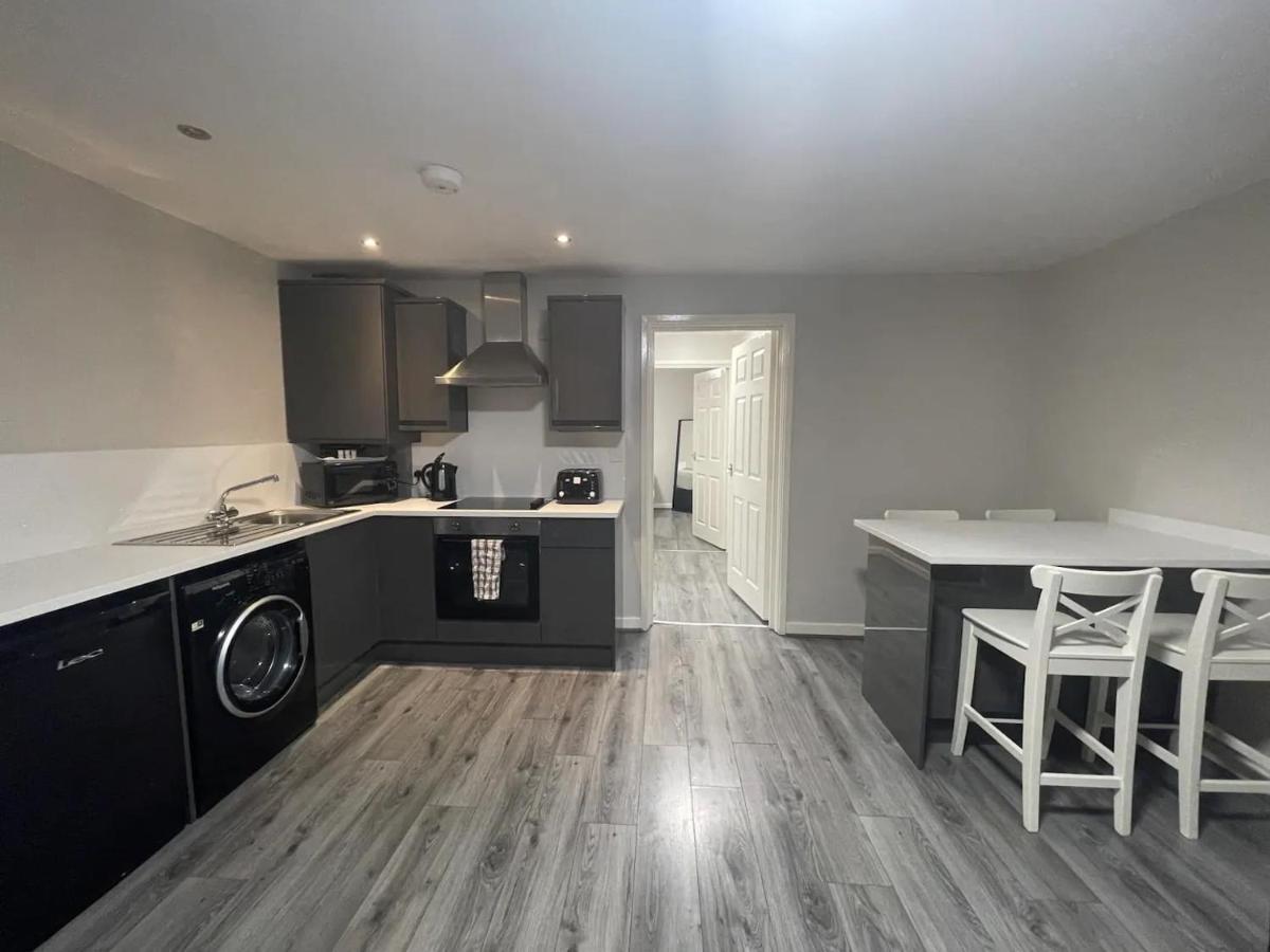 Hosted By Ryan - 2 Bedroom Apartment Liverpool Zewnętrze zdjęcie